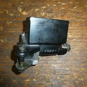 Ajánlat Maître cylindre de frein avant Suzuki 600 Bandit 2000-04