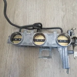 Végkiárusítás Rampe de papillons d‘injection Triumph 1050 Sprint ST 2005