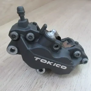 Akció Etrier de frein avant gauche Suzuki 650 Bandit 2009-2012