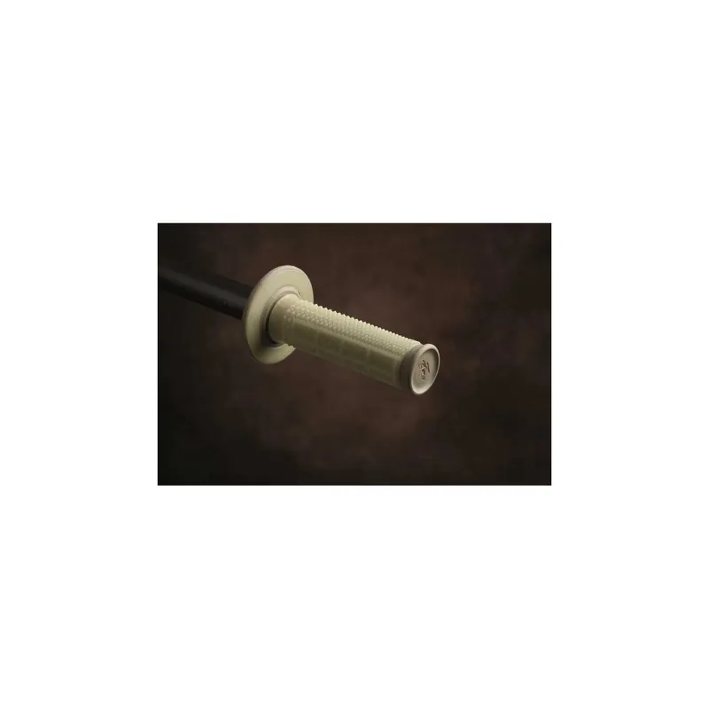 POIGNEES RENTHAL MOTO ARAMID GRIP TECH Legkelendőbb